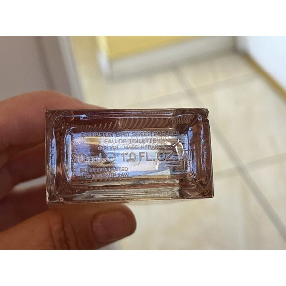 Burberry Brit Sheer for Her EDT spray 30ml/1.0 fl. oz. no box no lid - Picture 8 of 8